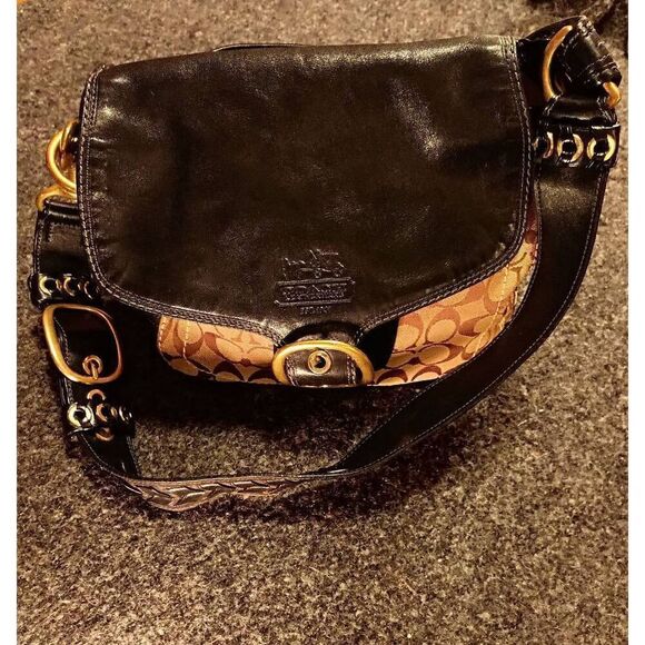 Authentic Coach bleecher signature large flap shoulder crossbody bag in good con - Picture 1 of 7